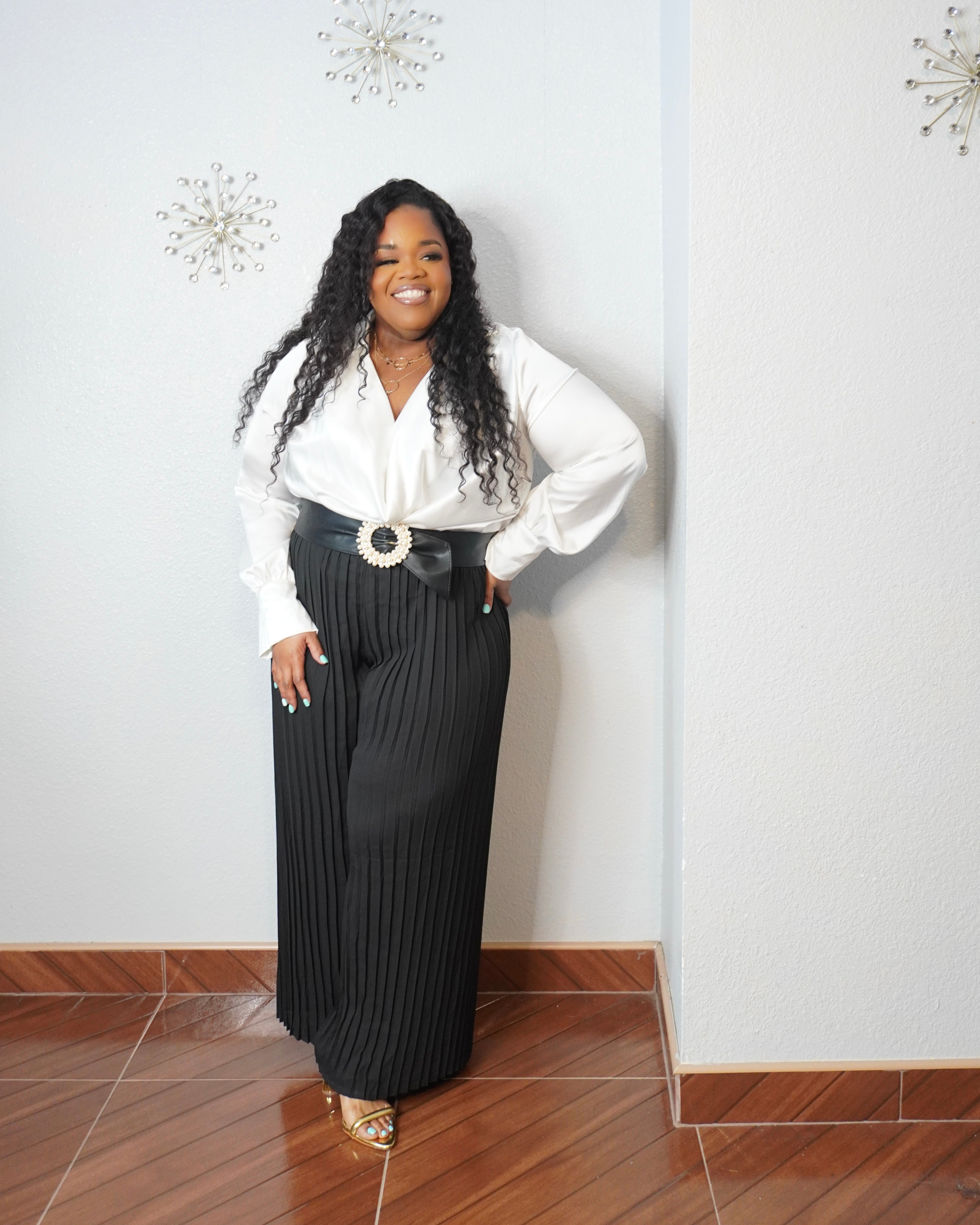 Full-length plus size black pleated wide-leg trousers