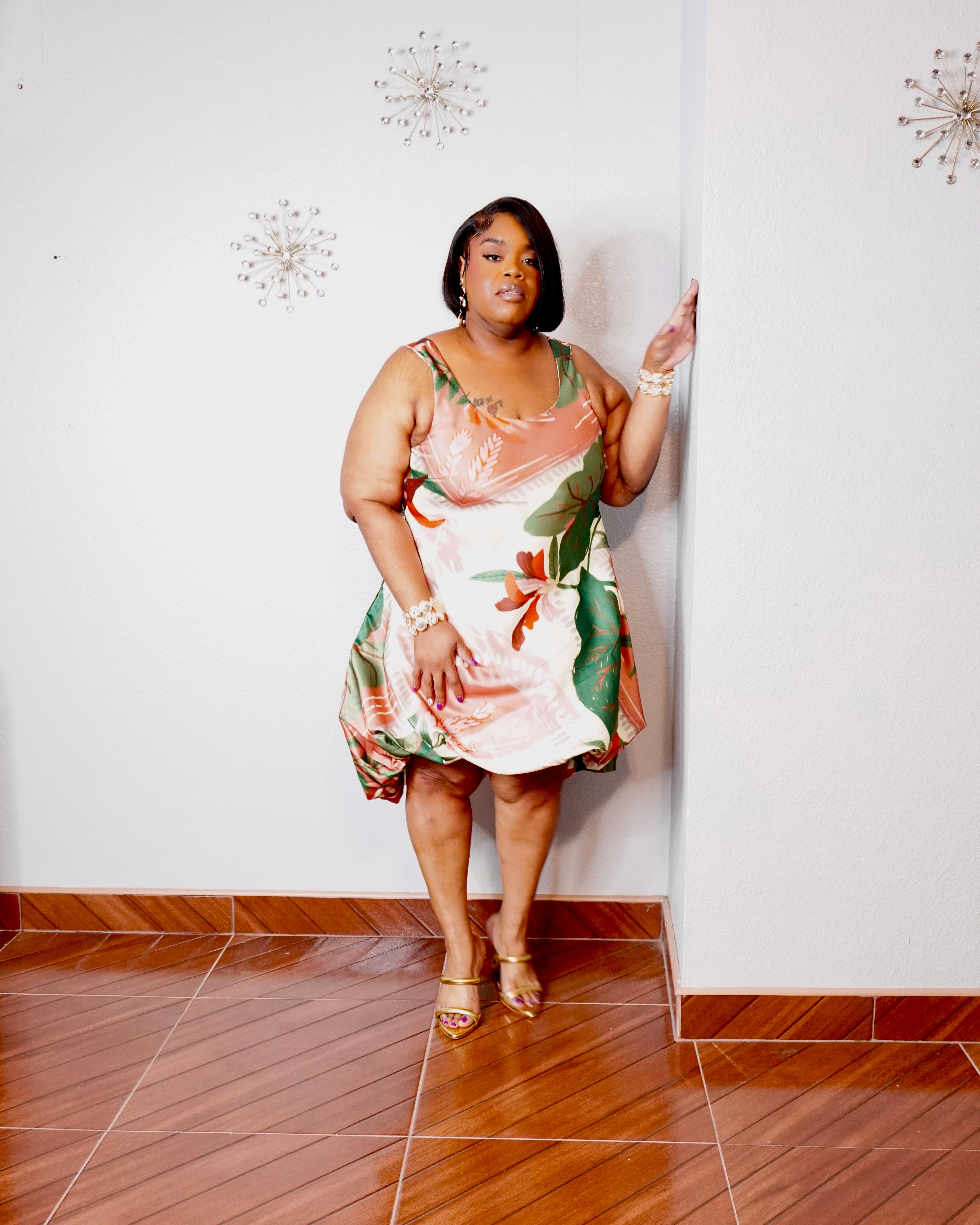 Sleeveless plus size bubble hem dress with pockets
